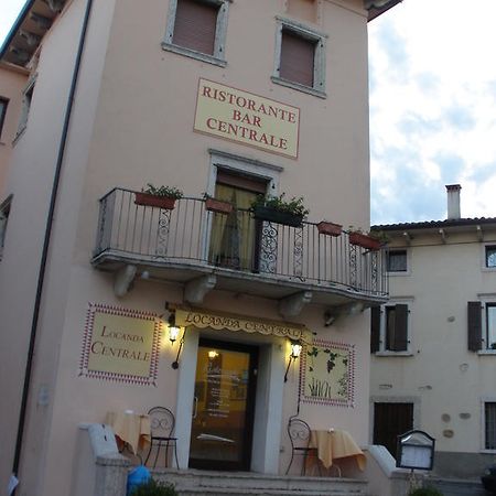 Ristorante Locanda Centrale Cavaion Veronese Buitenkant foto